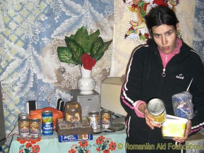 Donated Food
Keywords: Dec09;Fam-Dorohoi;Fam-Dorohoi;Food-Donation