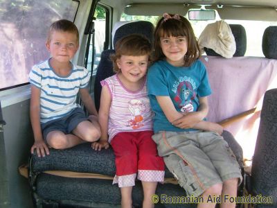 Our First Ride in a Car!
Coropca family
Keywords: Jun10;Fam-Broscauti;