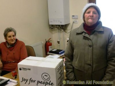 Gift box from Dorcas Aid, Netherlands
Keywords: Mar12;AN-Office;Dorcas