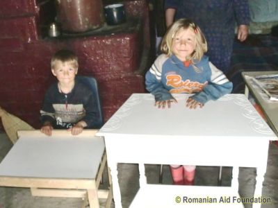 Donated tables
Keywords: Apr12;Fam-Dorohoi