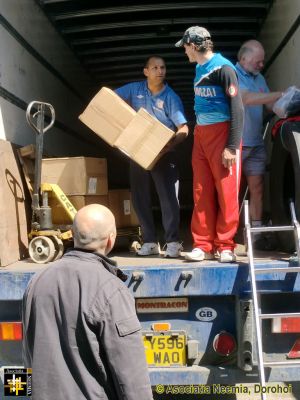 Unloading at Dealu Mare
Beni, Nigel, Mihai and Richard
Keywords: May14;Load14-03