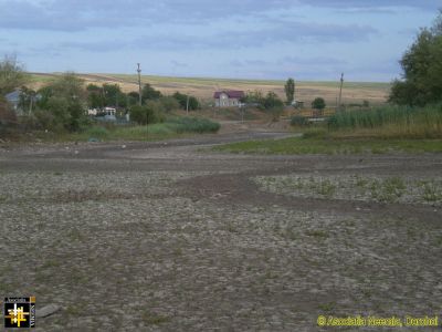Dry River Bed
Locals report this as being the lowest river level for over 40 years.
Keywords: Jul15;pub1508a
