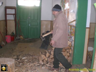 Preparing Firewood for School Classrooms
Keywords: Mar18;wood;school-Balinti