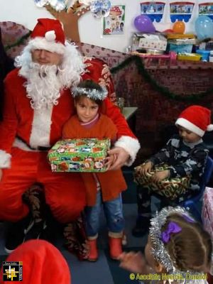 Santa's Visit
Keywords: Dec18;Jbox18