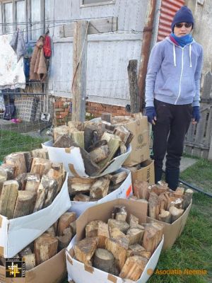 Donation of Firewood
Keywords: nov20;wood;pub2012d