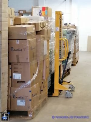 Boxed clothing ready for dispatch
Keywords: nov21;warehouse
