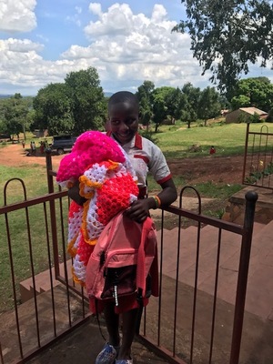 Knitted Items in Uganda
Knitted items intended for Romanian children have found a new home in Uganda.
Keywords: knits;knits2;pub2309s