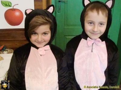 Pantomine Outfits from Tesco
Keywords: Feb14;Schools;School-Balinti;Tesco