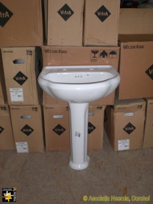 Donated Sanitary Ware
Keywords: Mar16;Casa.Neemia