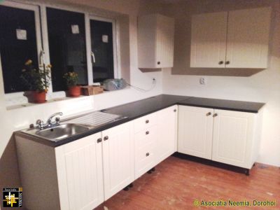 New Kitchen Units
Keywords: Oct13;Housing;House-Saucenita