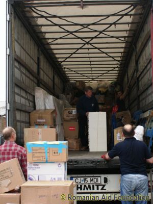 Loading at Billingshurst, 03rd March 2012
Keywords: Mar12;Load12-02;Unit7