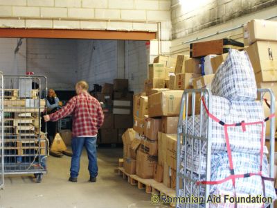 Loading at Billingshurst, 03rd March 2012
Keywords: Mar12;Load12-02;Unit7