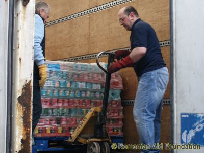 Loading at Billingshurst, 03rd March 2012
Keywords: Mar12;Load12-02;Unit7