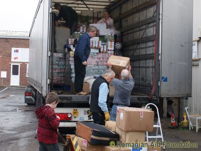 Loading at Billingshurst, 03rd March 2012
Keywords: Mar12;Load12-02;Unit7