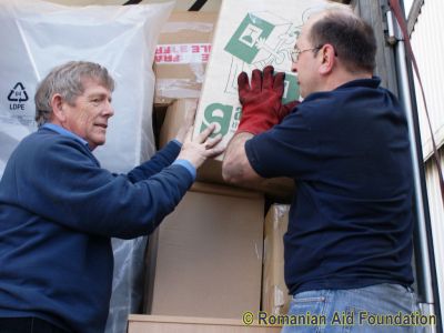 Loading at Billingshurst, 03rd March 2012
Keywords: Mar12;Load12-02;Unit7