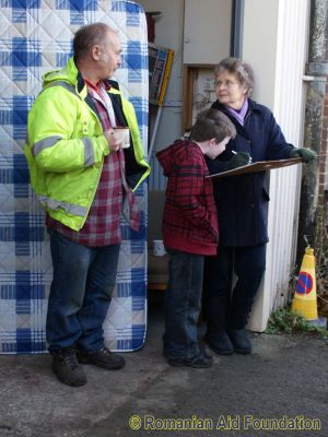 Tea Break
Loading at Billingshurst, 03rd March 2012
Keywords: Mar12;Load12-02;Unit7;Tarrant.S