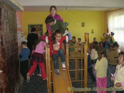 Climbing frame delivered and assembled in April 1994.
Keywords: May10;School-Havirna;Schools;Scenes