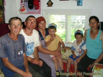 Gheorghe Sandu and Family
Keywords: Jun10;Fam-Broscauti;Fam-Broscauti