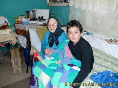 Elena Balan with grandson Rares
Keywords: Jan11;Fam-Dorohoi;Fam-Dorohoi;Knits