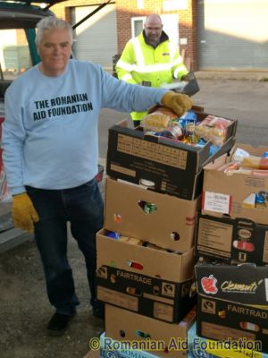 Budgens Collection, Nov'11
Food donated by customers at Budgens supermarket, Billingshurst
Keywords: Nov11;Harvest;Budgens;Food-Donation;Packing