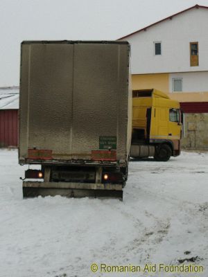 Lorry at Dealu Mare
Keywords: Jan12;Load12-01;Transport;Warehouses