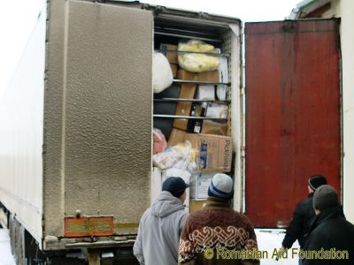 Unloading at Dealu Mare
Keywords: Jan12;Load12-01;Transport;Warehouses
