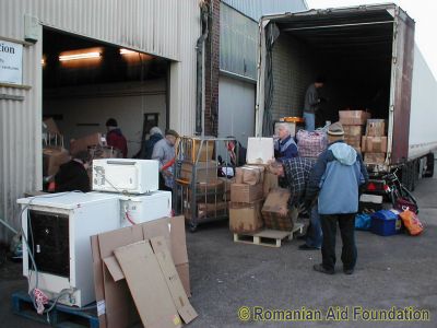 Loading at Billingshurst, 14/Jan/2012
Keywords: Jan12;Unit7;Load12-01;Transport