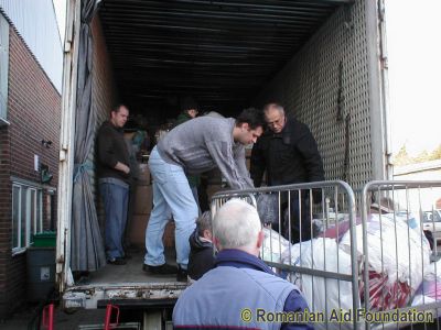 Loading at Billingshurst, 14/Jan/2012
Keywords: Jan12;Unit7;Load12-01;Transport