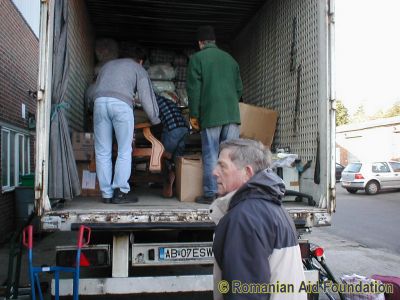 Loading at Billingshurst, 14/Jan/2012
Keywords: Jan12;Unit7;Load12-01;Transport