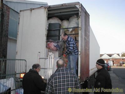 Loading at Billingshurst, 14/Jan/2012
Keywords: Jan12;Unit7;Load12-01;Transport