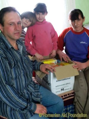 Gift box from Dorcas Aid, Netherlands
Keywords: Feb12;Dorcas;Food-Donation