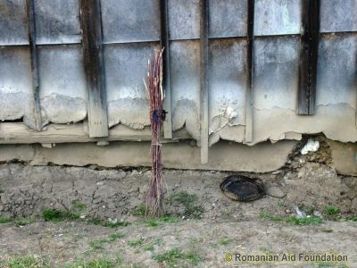 Typical house construction
Keywords: apr12;Fam-Iezer