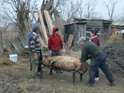 Preparing the Easter Pig
Keywords: Apr12;FoodPrep;Scenes