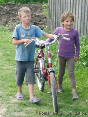 Keywords: May12;Fam-Broscauti;Bicycles