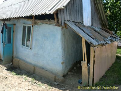 Andrianu House prior to rebuild
Keywords: Jun12;Fam-Iezer;Fam-Iezer