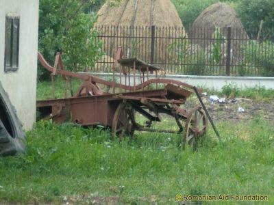 Horse-drawn Manual Pump at Hiliseu Horia
This was damaged by floods in June 2010, and is awaiting restoration.
Keywords: jul12;Hiliseu.Horia;FireApp