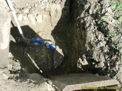 Water pipe connection arrangement at Andreanu house, Iezer.
Keywords: Aug12;Fam-Iezer;Fam-Iezer
