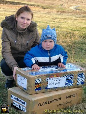 Designated Gift Boxes
Florentina Matei with her son
Keywords: Nov13;Fam-Horlaceni;