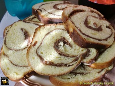 Romanian Dishes
Cozonac: a cake similar to Madiera cake, but including nuts and jelly sweets and striated with contrasting dough coloured with chocolate, coffee or nut paste.
Keywords: Dec13;Food