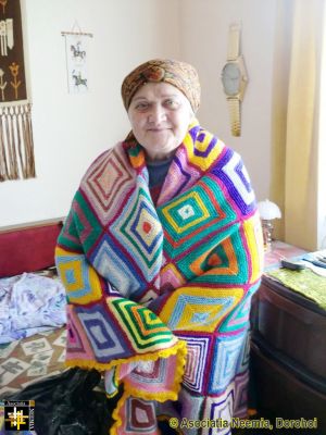 "The most beautiful thing I have seen"
A house-bound lady appreciates the gift of a hand-knitted blanket.
Keywords: Mar14;Knits;Fam-Dorohoi