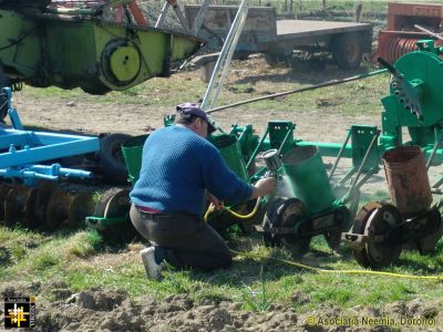 Preparing for Spring
Maintenance in advance of the planting season/
Keywords: Mar14;pub1404a
