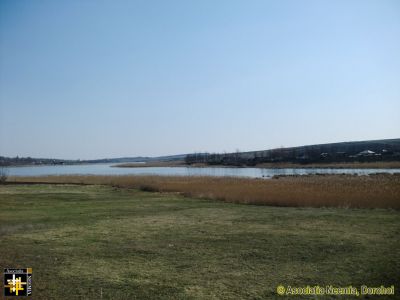 Lake at Hivarna
View looking southwards from the Girben-Tataraseni road.
Keywords: Mar14;scenery