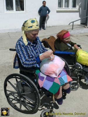 Knitting as Therapy
This resident lost her feet to frostbite. She and her colleagues receive knitted squares to make up into blankets.
Keywords: May14;OPH;knits