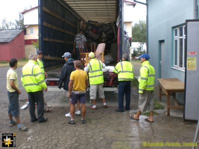 Unloading in the Rain
Keywords: Jul15;Hi-vis