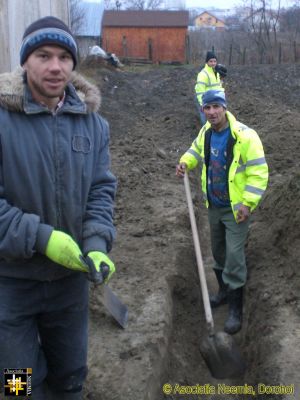 The Trenching Team
Keywords: Nov15;Casa.Neemia;Hi-vis;Fam-Cobila