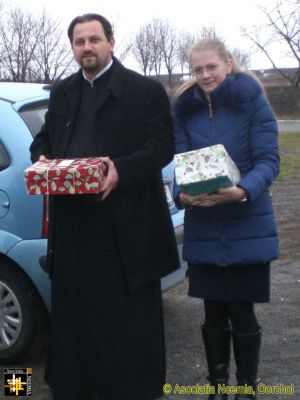 Christmas Boxes for a Remote Village
Keywords: Dec15;Jbox15
