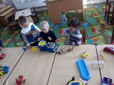 Nursery Equipment
Children enjoying donated kindergarten toys
Keywords: Mar16;Pub1604a