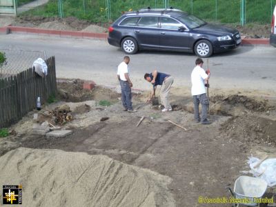 Foundations for the Garden Wall
Keywords: Apr16;Casa.Neemia