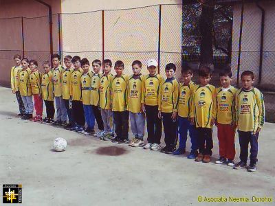 A Smart Line-up
Donated football kit
Keywords: Apr16;SportKit