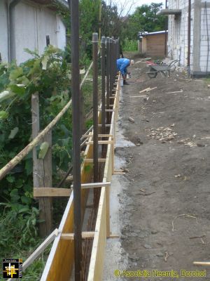 Formwork for new fence
Keywords: Jul16;Casa.Neemia